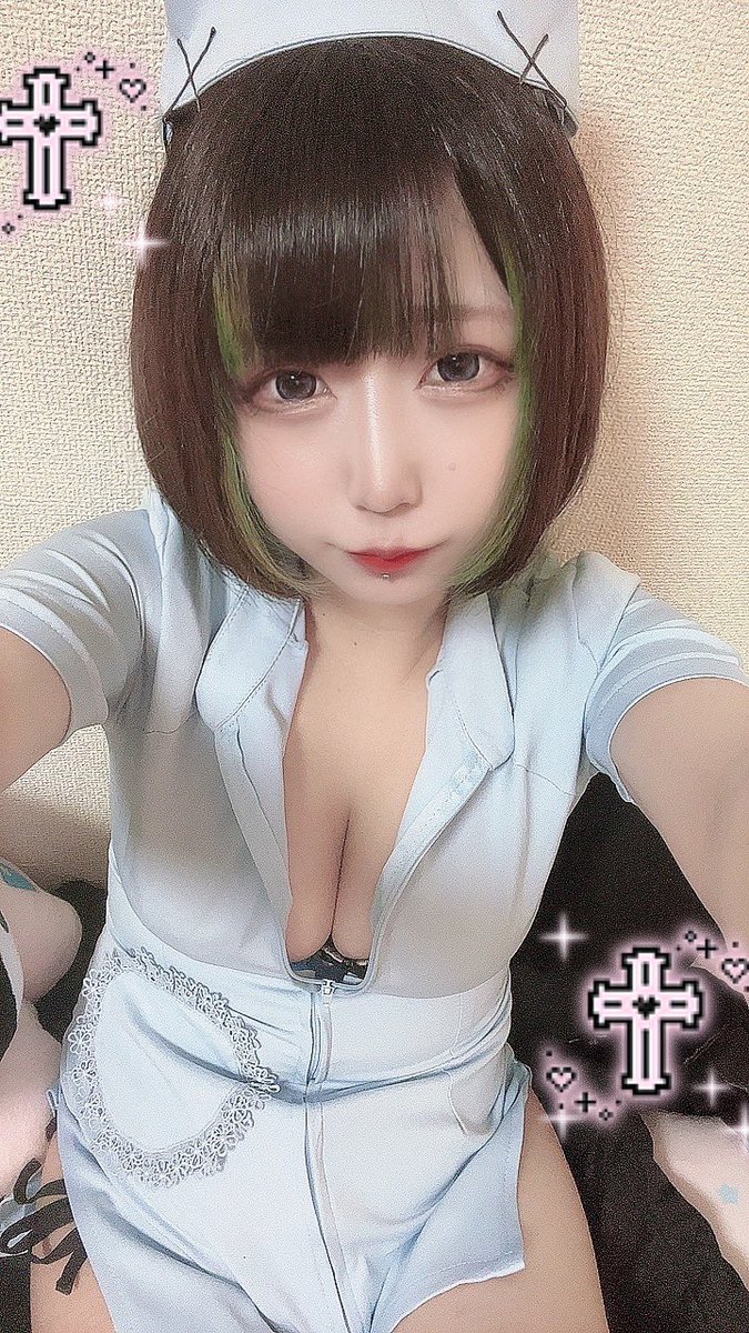mochi2_no_dog's tweet photo. 緑インナーとピアスバチバチ時代見たらまたピアス欲でました https://t.co/MpvCSWKOhy