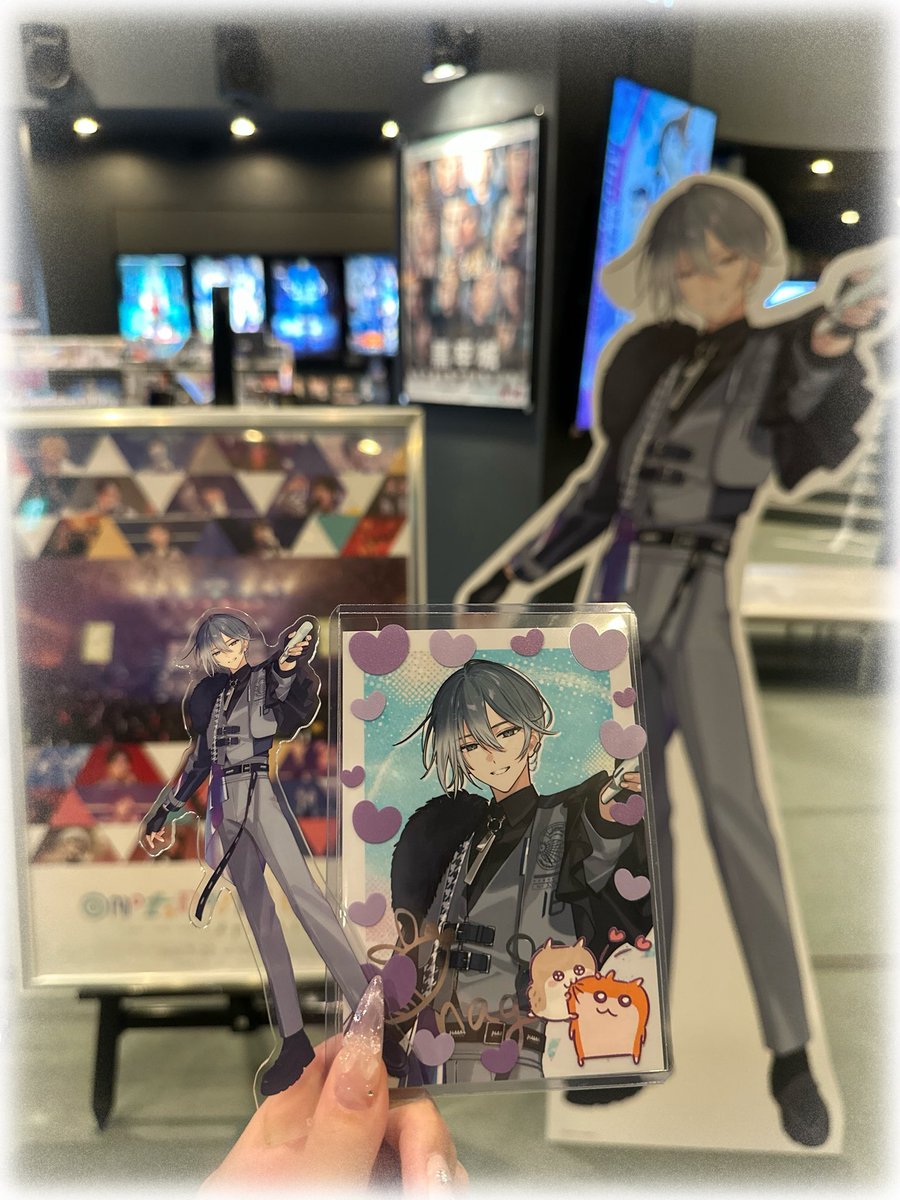 _n_22_h's tweet photo. 凪くん(函館)パネルദ്ദിᐢ- ̫-ᐢ₎💜
函館でもおもライみることができて、特典も夜班で大満足🎶
#エイトリ2周年 #おもライ https://t.co/pPGZHqsMJa
