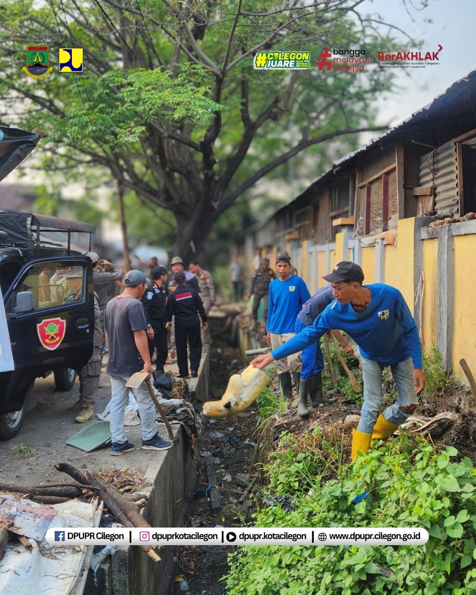 dpuprcilegon's tweet photo. Kadis DPUPR Kota Cilegon, H. TB. Dendi Rudiatna, ST., https://t.co/4PKBRED60w., menghadiri Apel Penertiban Pedagang Pasar Blok F bersama Asda II Kota Cilegon dan perangkat daerah terkait, Kamis (4/6/2026).

#DPUPRKotaCilegon #CilegonJuare https://t.co/NXm29qUPGJ