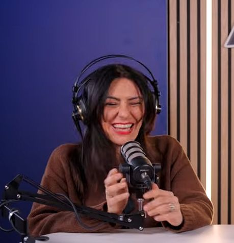 meth_deni's tweet photo. @AlRobecchi Qui a radio atr*ju, altro sorrisone a bocca da rospo.
E' evidentemente che riesce a essere felice solo quando sta con l'estrema dx.
Dobbiamo quindi essere contenti per lei, finalmente potrà sorridere https://t.co/LBPEYDMMKP