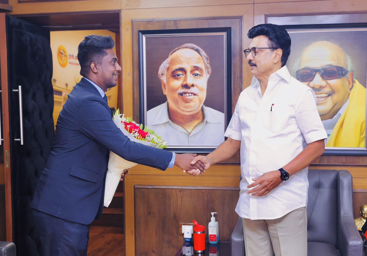 imfazlullah's tweet photo. I paid a courtesy visit on former #TamilNadu CM Mr. @mkstalin, as an inl Journalist &amp; a Tv news Anchor. He warmly embraced &amp; inquired about my well-being. On behalf of the people of #SriLanka, I gratefully remember his humanity, which extended hand during the disaster. #dmk https://t.co/S81icgaQ2O