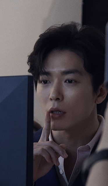 pannchoa's tweet photo. Which actor has the best 'decadent/fatale' beauty image?
https://t.co/ncYp4h8wpw https://t.co/I3cYRTV0VK