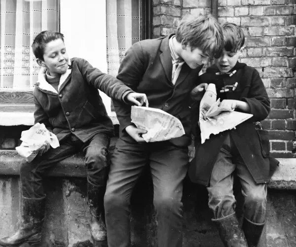 OldSchoolUK's tweet photo. Balham street, London, England - 1961 https://t.co/nX50mWS0oF