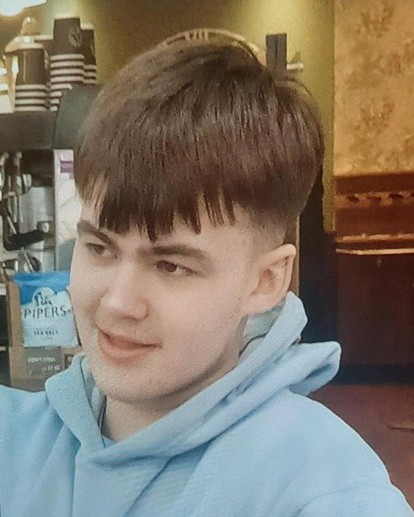 dorsetpolice's tweet photo. MISSING | We are searching for missing 15-year-old boy Jenson in Bournemouth and would like the public’s help in our efforts to find him.

If you have seen him, please get in touch quoting occurrence number 55260080548.

Read more here: https://t.co/tfsuNtKcGF https://t.co/FuCur44Aal