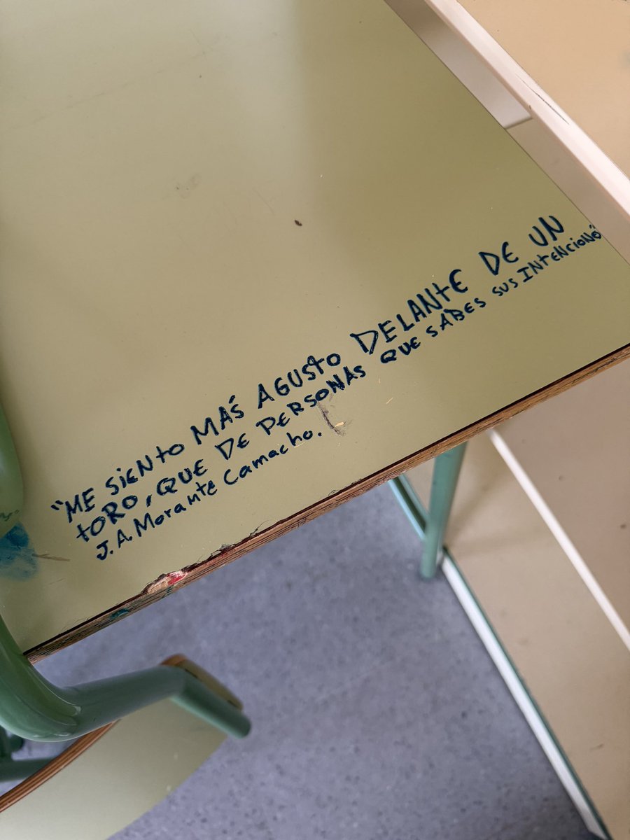 castaybravura's tweet photo. Lo que uno se encuentra por las clases… https://t.co/KSfUlV6EUz