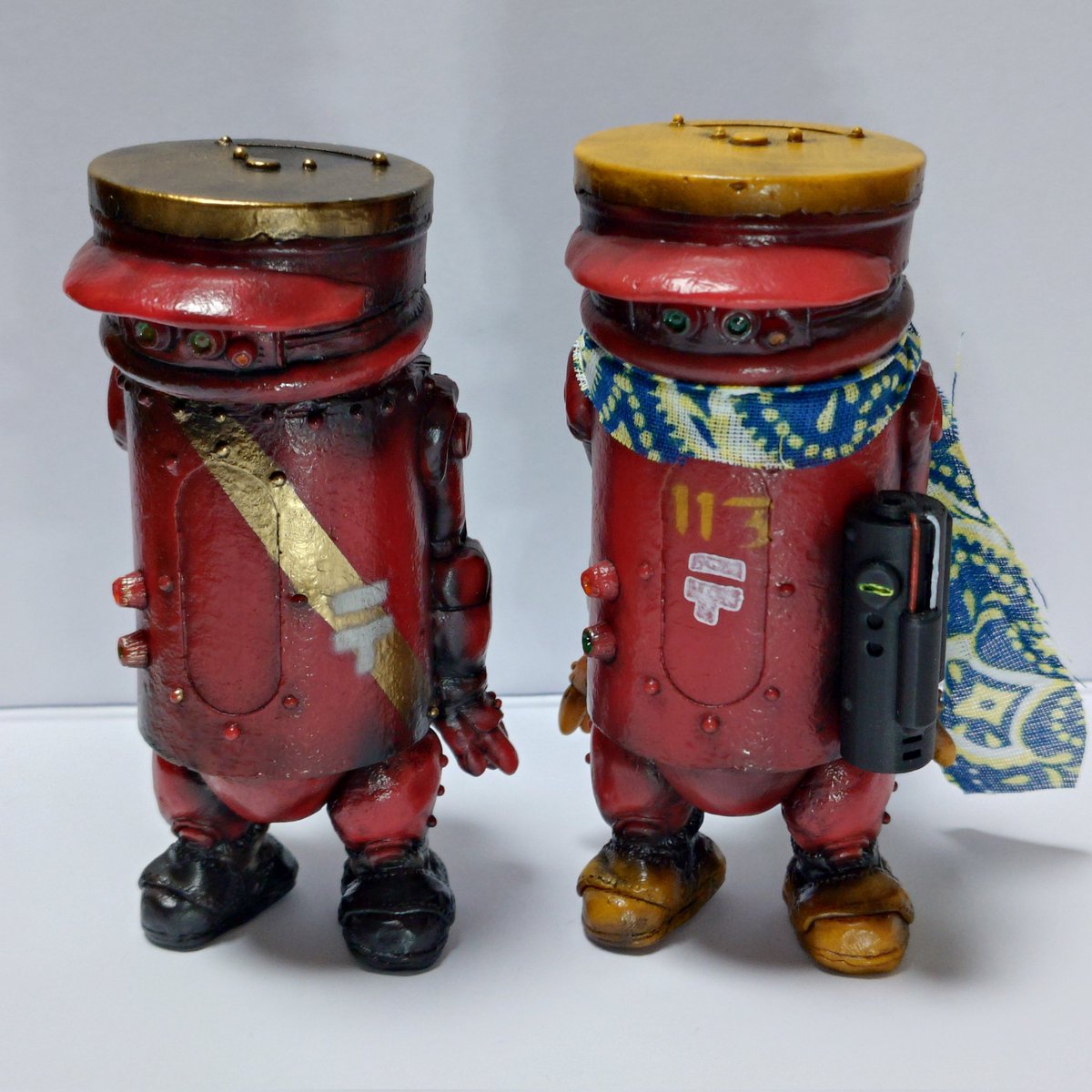 Neurotoxin1's tweet photo. ロボットポストマン 本郷モデル速達バージョン　無事届きました
かわいいFCボーイのイラストもありがとうございま��！
#5364プロダクツ  #ロボットポストマンジャーニー #ソフビ https://t.co/5VwQwFDS1X