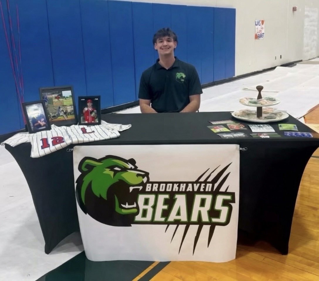 LHSLionsBBall's tweet photo. Congrats to Leander Lions standout Jace Outlaw on signing with the Brookhaven Bears! 🐻
Proud of your hard work and excited for your next chapter! 💪
#LeanderLions #Signed #BrookhavenBears https://t.co/4Js2dpRk8O