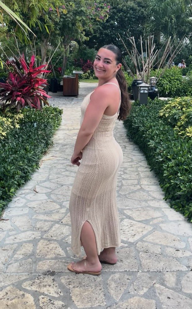 JedZpbug's tweet photo. cuck me hard to mikaela and expose her while i feed you more https://t.co/Y08uhYsYWm