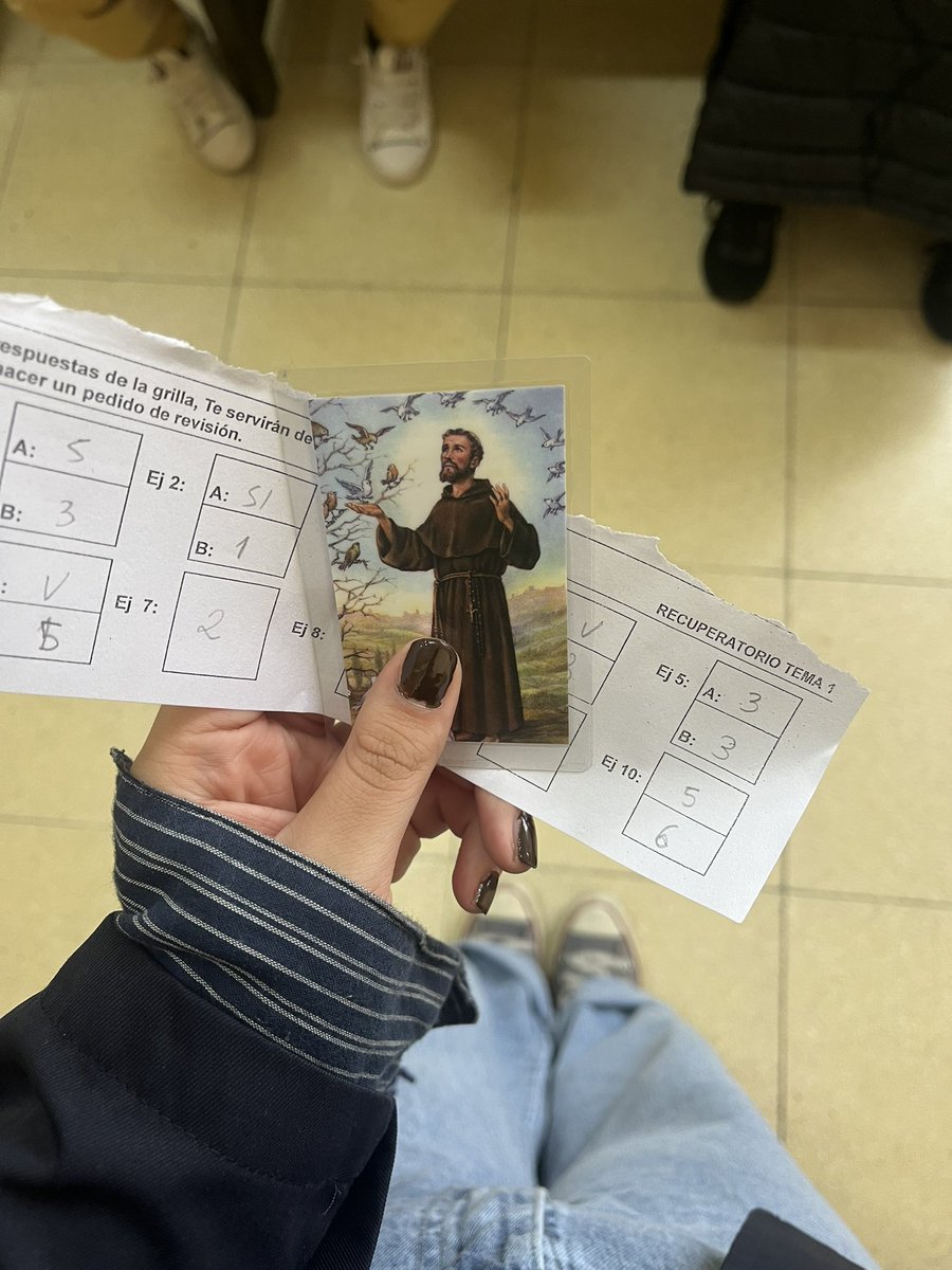 MoreAbrazo's tweet photo. Hoy tocó sacar a la peligrosa para aprobar el Parcial https://t.co/Qa44Br5gmr