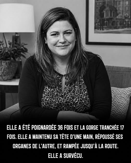 KateriSeraphina's tweet photo. Histoire authentique, Photo originale
Ils l'ont poignardée 36 fois, lui ont tranché la gorge 17 fois, et l'ont laissée pour morte dans la poussière. Elle a maintenu sa tête d'une main, ses entrailles de l'autre – et a rampé jusqu'à la route.
18 décembre 1994. Port Elizabeth, Afrique du Sud. Alison Botha, 27 ans, passe la soirée à la plage avec des amis. Pizza, jeux de société. Vers 1 heure du matin, elle raccompagne son dernier ami. En sortant de sa voiture pour rentrer chez elle, un homme apparaît à sa fenêtre. Avec un couteau.
Il la pousse sur le siège passager. Part chercher un complice. Les deux inconnus – Frans du Toit et Theuns Kruger – la conduisent dans une clairière déserte. Là, dans l'obscurité, ils la violent.
Puis ils décident qu'elle doit mourir. Parce que les femmes mortes ne peuvent pas identifier leurs agresseurs.
Ils la poignardent. Encore et encore. Trente-six fois. Ses intestins se répandent dans le sable. Ils lui tranchent la gorge. Seize fois. Sa trachée est exposée. Sa tête n'est plus tenue que par quelques centimètres de chair.
Frans et Theuns regardent le corps brisé devant eux. Ils sont certains : elle sera morte dans quelques minutes. Ils la laissent là, dans la poussière. Repartent avec sa voiture.
Mais Alison Botha refuse de mourir.
Allongée dans le sable, la gorge ouverte, ses organes hors de son corps, elle prend une décision : Ma vie est trop précieuse pour la laisser partir.
D'une main, elle presse sa gorge tailladée pour maintenir sa tête sur son corps. De l'autre main, elle repousse ses intestins à l'intérieur de son abdomen. Puis elle se met à ramper.
Sur des rochers tranchants. À travers le sable. Vers la route, à des centaines de mètres.
Elle ne peut pas parler – ses cordes vocales sont sectionnées. Elle peut à peine respirer – sa trachée est ouverte. Mais elle continue d'avancer.
Quand elle atteint enfin la route, elle s'effondre.
La première voiture passe. Le conducteur voit son corps mutilé dans ses phares et continue, trop terrifié pour s'arrêter. Le cœur d'Alison se brise. Elle comprend – mais elle se sent totalement seule.
Puis une seconde voiture approche. Et elle s'arrête.
À l'intérieur, des étudiants qui rentrent de vacances. L'un d'eux, Tiaan Eilerd, étudiant en médecine vétérinaire, saute de la voiture. Il s'agenouille près d'elle, prend sa main, et dit calmement : "Vous allez vous en sortir. Nous allons vous aider."
Il enlève sa chemise, l'applique doucement contre sa gorge. Il continue à lui parler, la gardant consciente, la gardant en vie. Ses amis appellent une ambulance.
À l'hôpital, les médecins sont stupéfaits. Un chirurgien dit n'avoir jamais vu des blessures aussi graves en seize ans de pratique. Elle a perdu des quantités massives de sang. Ses intestins étaient hors de son corps. Sa trachée exposée. Sa tête presque tranchée.
Elle aurait dû être morte.
Mais Alison Botha est toujours en vie. Et elle se souvient de tout.
Depuis son lit d'hôpital, encore en convalescence, elle identifie ses agresseurs sur des photos de police. Ils sont arrêtés en quelques jours. Le procès devient une sensation nationale. Le juge les qualifie d'"intrinsèquement mauvais". Prison à vie. Il recommande qu'ils ne soient jamais libérés.
Alison aurait pu disparaître après le procès. Se cacher. Laisser le traumatisme la définir et la détruire.
Au lieu de cela, elle choisit de vivre. Pleinement.
Elle devient conférencière-motivatrice, voyage dans plus de 30 pays. Écrit un livre. Un documentaire est réalisé sur sa survie. Elle se marie. A deux fils. Construit une vie pleine de joie et de sens. Refuse d'être une victime. Devient un symbole de survie.
Puis, en juillet 2023 – après 28 ans de prison – ses agresseurs sont libérés sous condition. Alison est anéantie. Elle a passé des décennies à militer contre leur libération, terrifiée à l'idée d'une vengeance.
La nouvelle provoque une onde de choc. Pétitions. Manifestations. Le ministre des Services correctionnels finit par annuler leur libération. Ils sont renvoyés en prison.
Le combat d'Alison continue. Aujourd'hui, à 57 ans, elle fait face à un autre combat : les séquelles physiques de l'attaque ont causé des complications médicales persistantes. En 2025, elle est à nouveau hospitalisée.
Mais s'il y a une chose qu'Alison a prouvée, c'est qu'elle n'abandonne pas.
Source https://t.co/17VFwHwndV