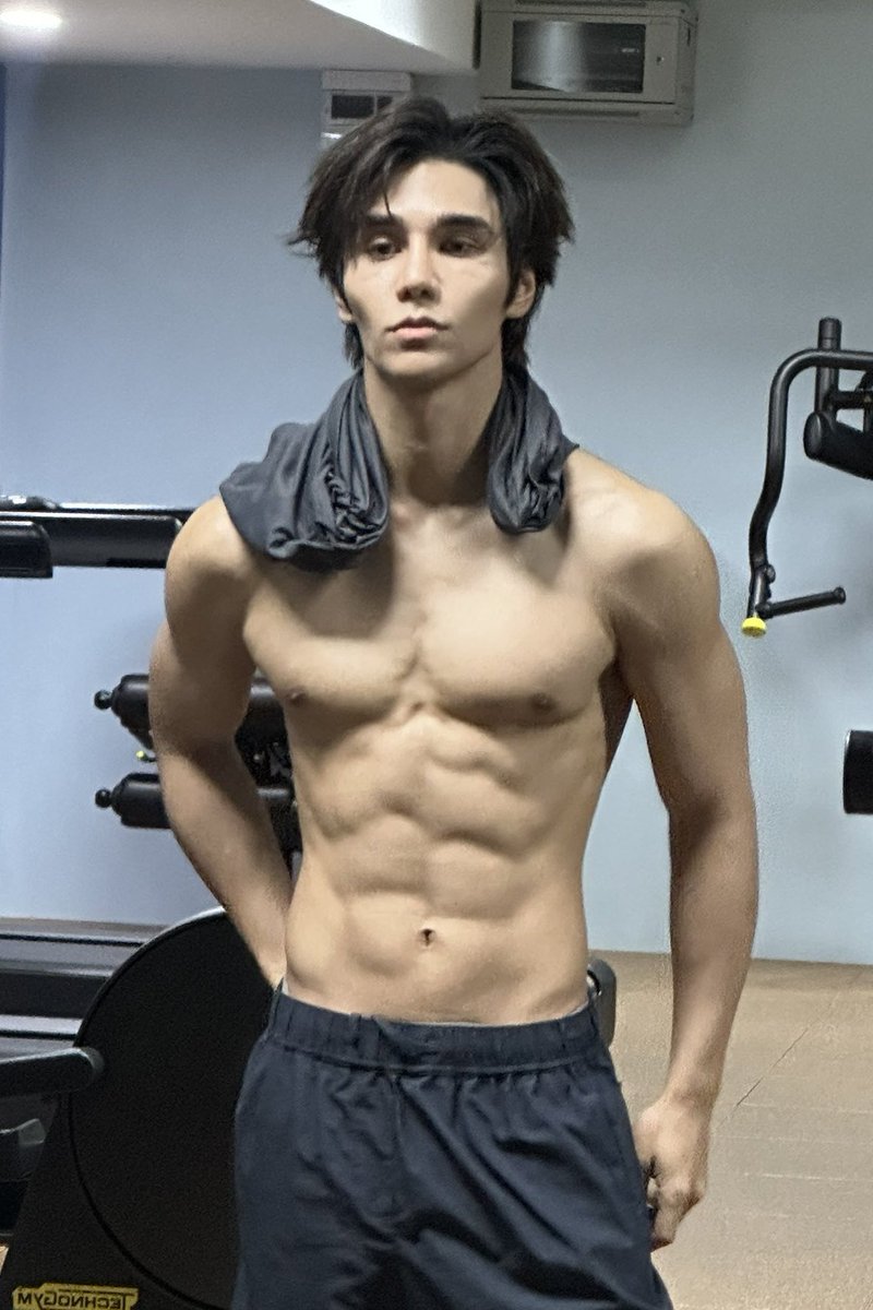 moonletss's tweet photo. In the gym.                      On stage https://t.co/jB6GEygcPd
