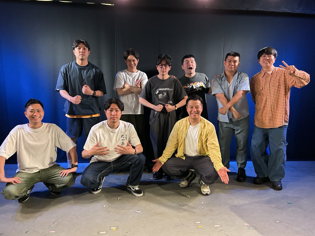 omiya_yoshimoto's tweet photo. 「＃コンビブランディング会議 ～皆さんオンサロ・SNSどんな感じですか？～」

ご来場・ご視聴ありがとうございました！

オンラインサロンやYouTubeなど劇場以外でそれぞれが運営しているコンテンツの意見交換会の60分の予定でしたが、
前のライブ「子安という男」が盛り上がったため、前半はその続きを行うことに😂

その後は、それぞれのオンラインサロンでどんなことをやっているかなど、情報共有をしました✨

ヘンダーソンYouTubeチャンネルの「短くない」ドッキリショート動画は必見です👀🫡

見逃し配信はこちら👇
https://t.co/uZrtyUxrws