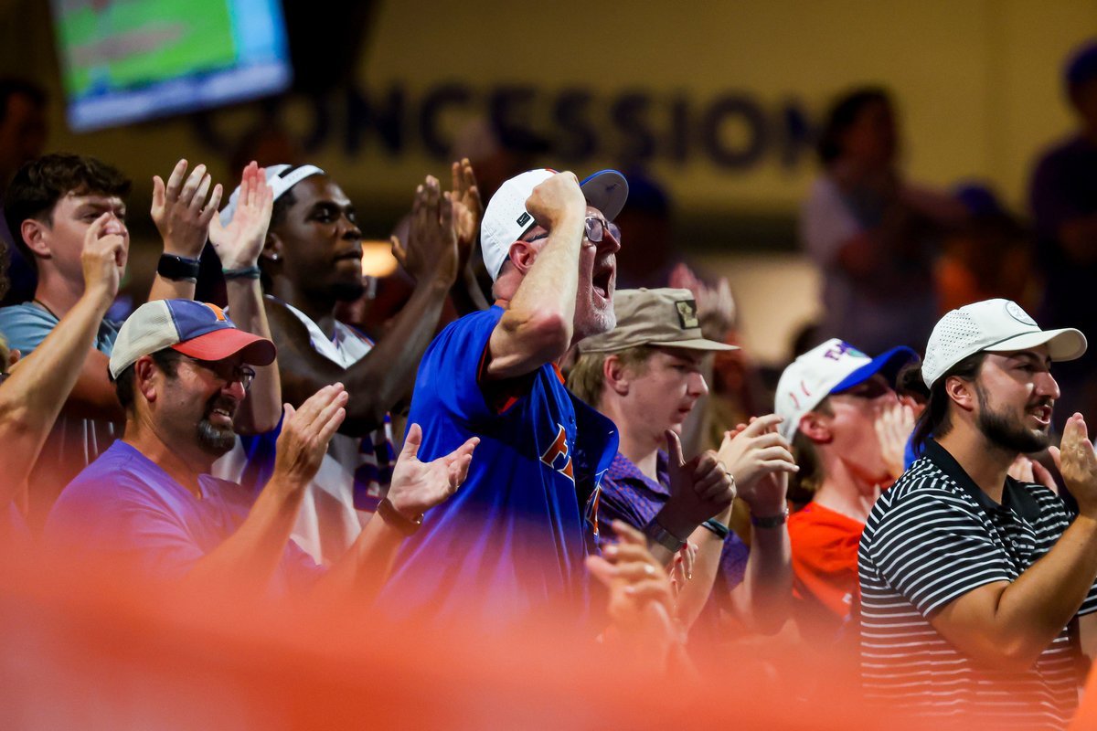 GatorsBB's tweet photo. thank you, Gator Nation 🐊 https://t.co/f13wmBUdkF