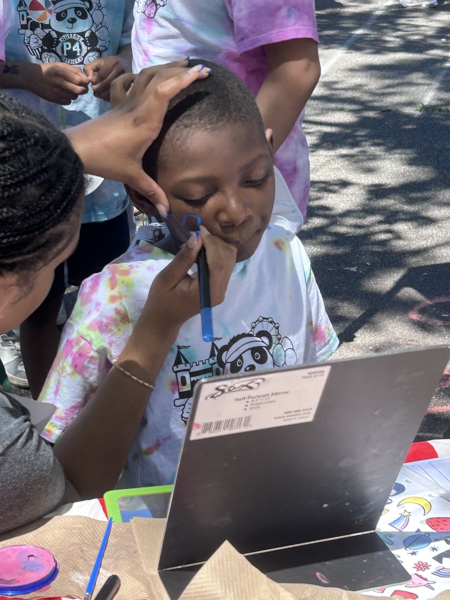 p4_queens's tweet photo. More Carnival fun from our P4@138 Pandas! #p4qstrong @D75Office https://t.co/I3gut70zXp