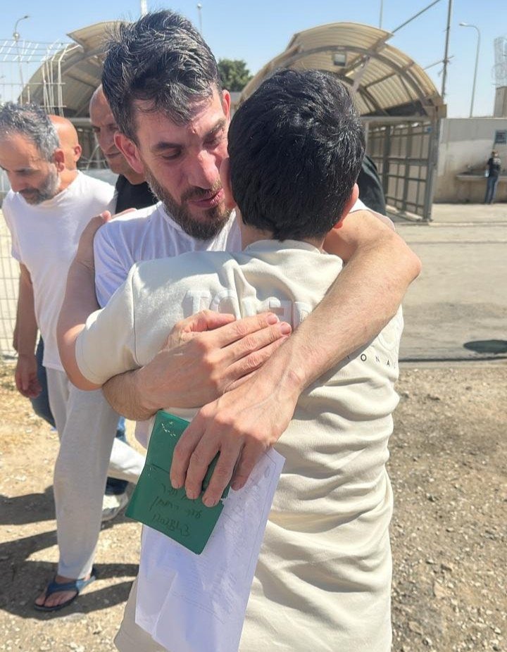 QudsNen's tweet photo. After 2 years and half in Israeli detention camps, occupation release Palestinian detainee Abdulrahman Abu Khader, from Silat Al-Tthaher, southern Jenin, in poor health due to systematic torture and starvation. https://t.co/LHPZTVLBRi