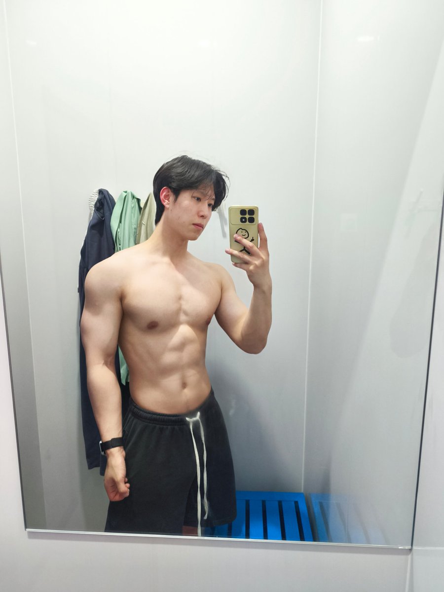 虽然是精神病但没关系 tweet media