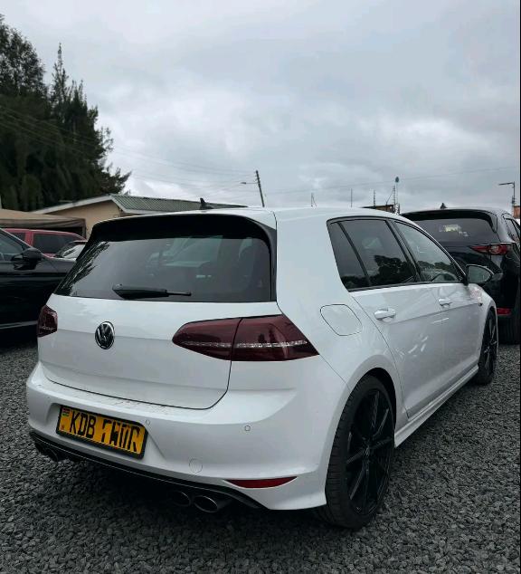 AmekaFrank22's tweet photo. I've got this 2015 Golf R up on sale.
with only 133000kms (Genuine) on the clock 
She's ready to conquer the  streets again.

Price 3 mirrions (Bei ya jioni).

She's bone stock
Retweet is highly appreciated coz the client anaeza kuwa kwa TL https://t.co/pTvqiaIdYP