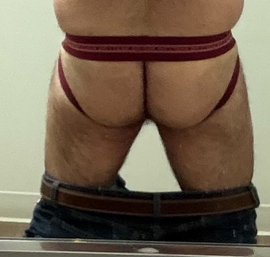 furrydaddybear's tweet photo. Happy thirsty Thursday! 1 more day till Friday! https://t.co/TnHtRlRVsY