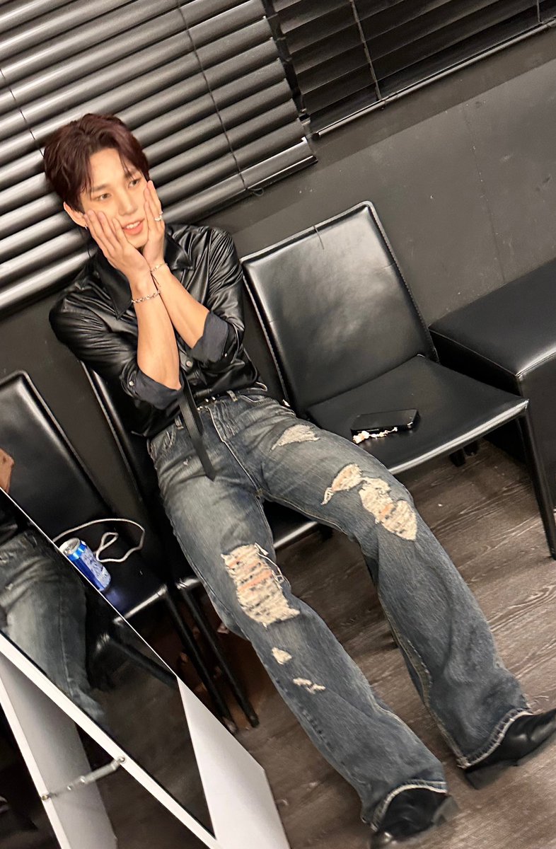 _sungkook's tweet photo. 오늘도 고생했어 🖤 https://t.co/GfRiTpllis