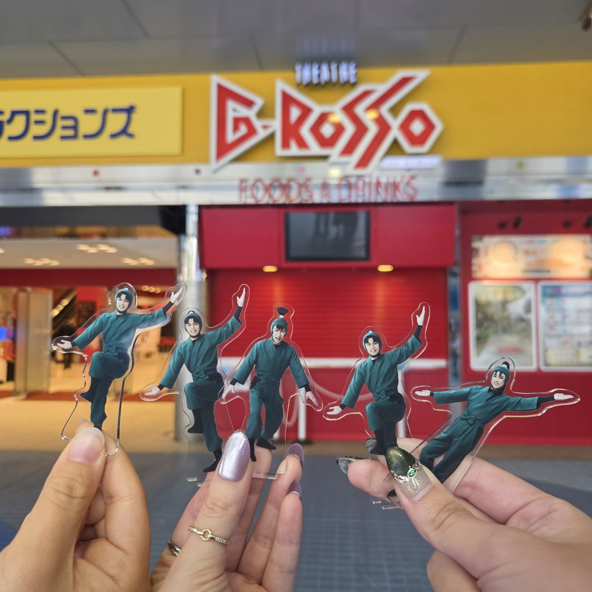it_wmi's tweet photo. 久しぶりのオタ活最高だった🥹

コラボフードも食べられたし、
欲しかったコースターも無事ゲット✨

今日は会いたかった2人にも会えて、
たくさん笑って幸せな1日でした♡

一緒に過ごしてくれた2人に感謝🫶
また一緒にオタ活できますように！ https://t.co/TDKRC4P5La