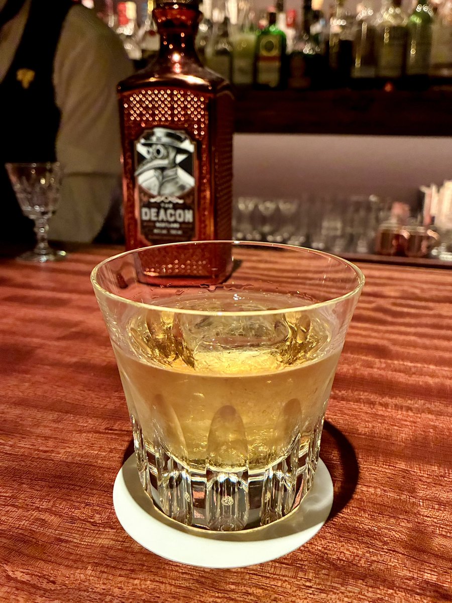 TokyoCharumera's tweet photo. とあるBARで
マティーニ
ラスティネイルなど

♩〜ノマネマウェイ
ナマノマノマウェイ

明日も頑張ろう😁
🍸ヽ(´▽｀) https://t.co/8hPKHBv81Q