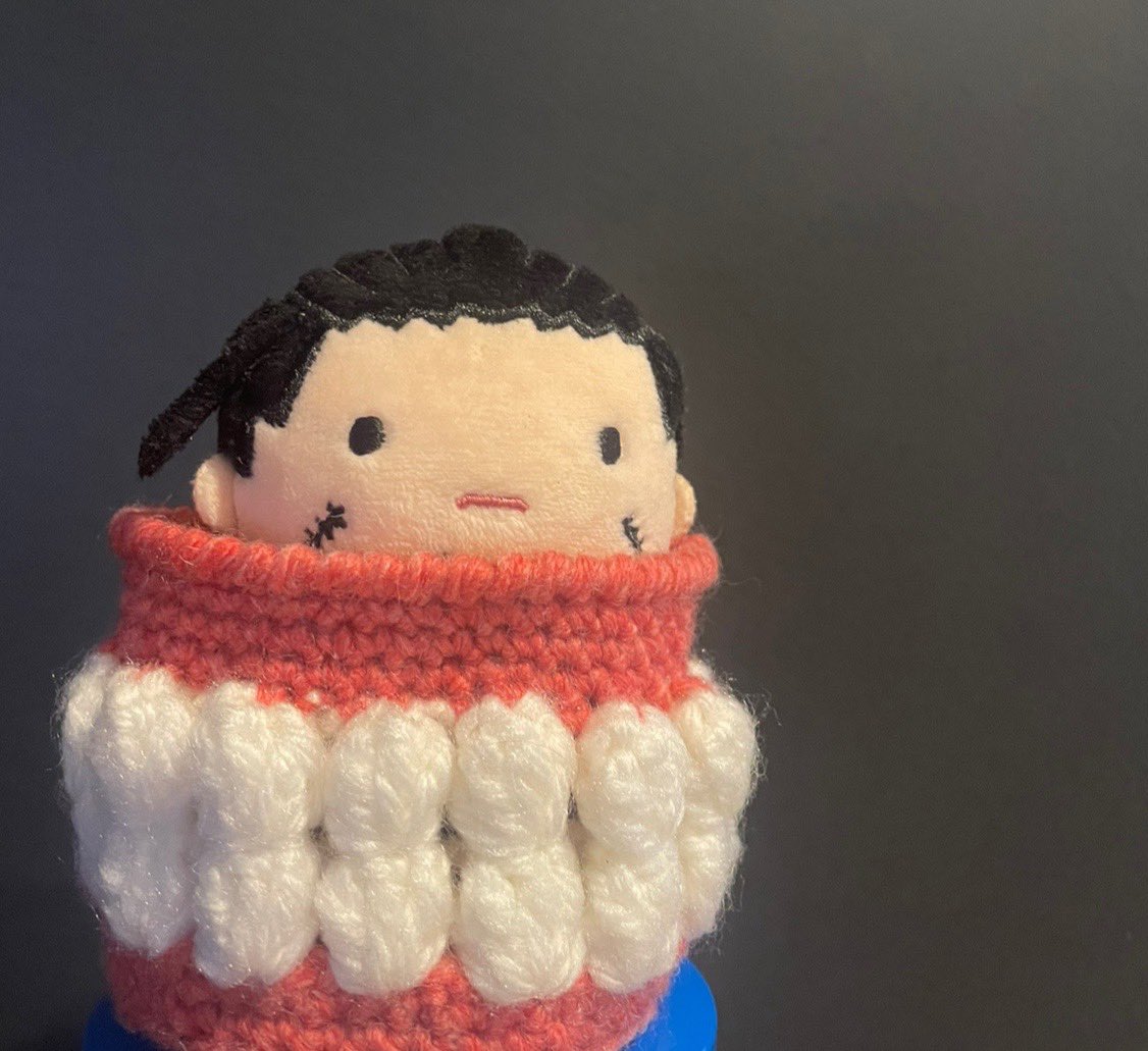 madazubola's tweet photo. 虫🦷予防デーなので編みました🧶 https://t.co/mljVU01OzU