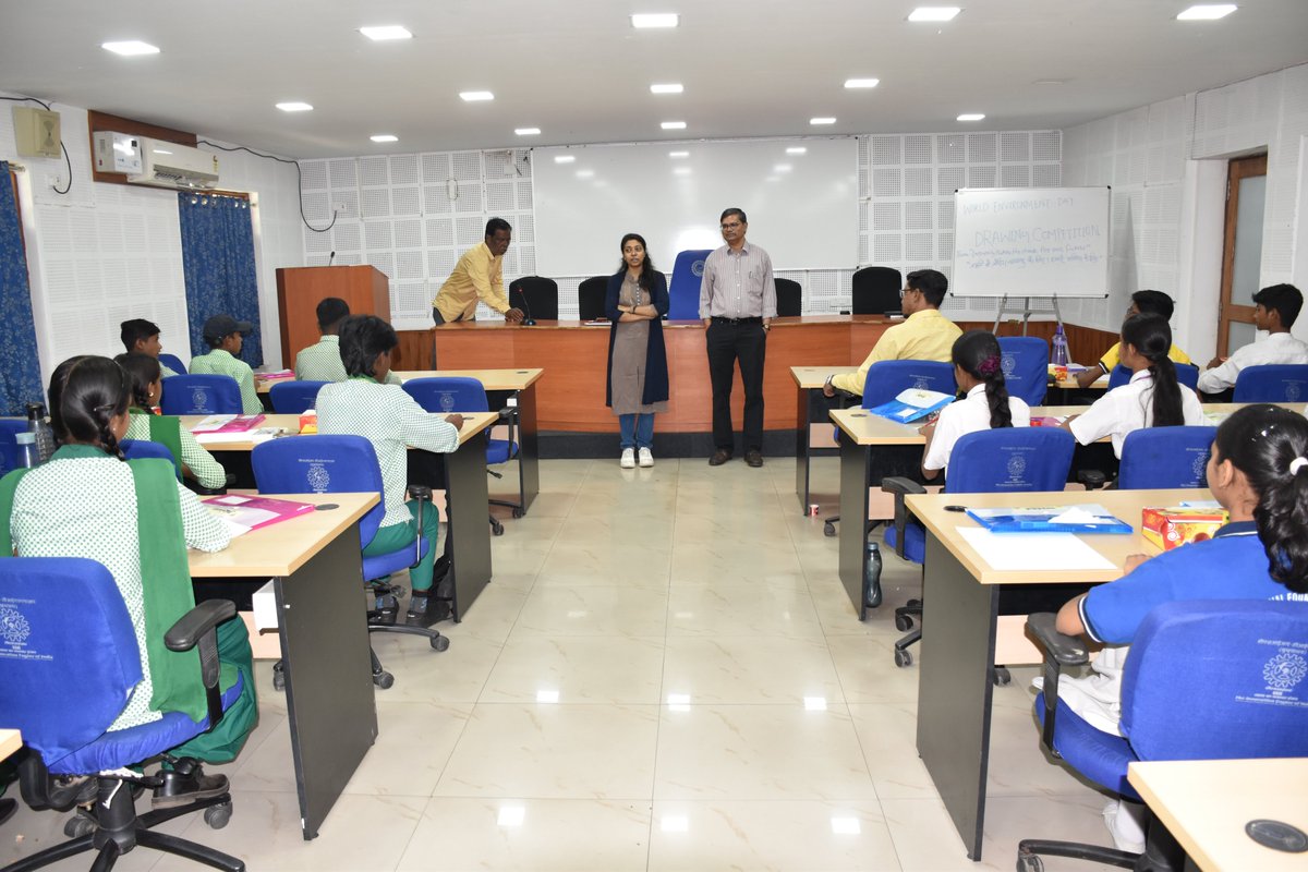CIMFR_CSIR's tweet photo. CSIR-CIMFR organized a Drawing Competition under the CSIR–Jigyasa Programme on the occasion Environment Day for students of Dwarka Memorial Foundation Academy, Bishnupur, and Upgraded High School, Kashiyatand, Govindpur.
#WorldEnvironmentDay #CSIRCIMFR #CSIRJigyasa https://t.co/f6lxcKRodY