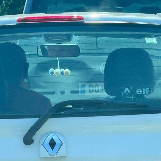 Vidak95's tweet photo. Osveživač je osveživač. 😂 https://t.co/rP8JdIPDmZ