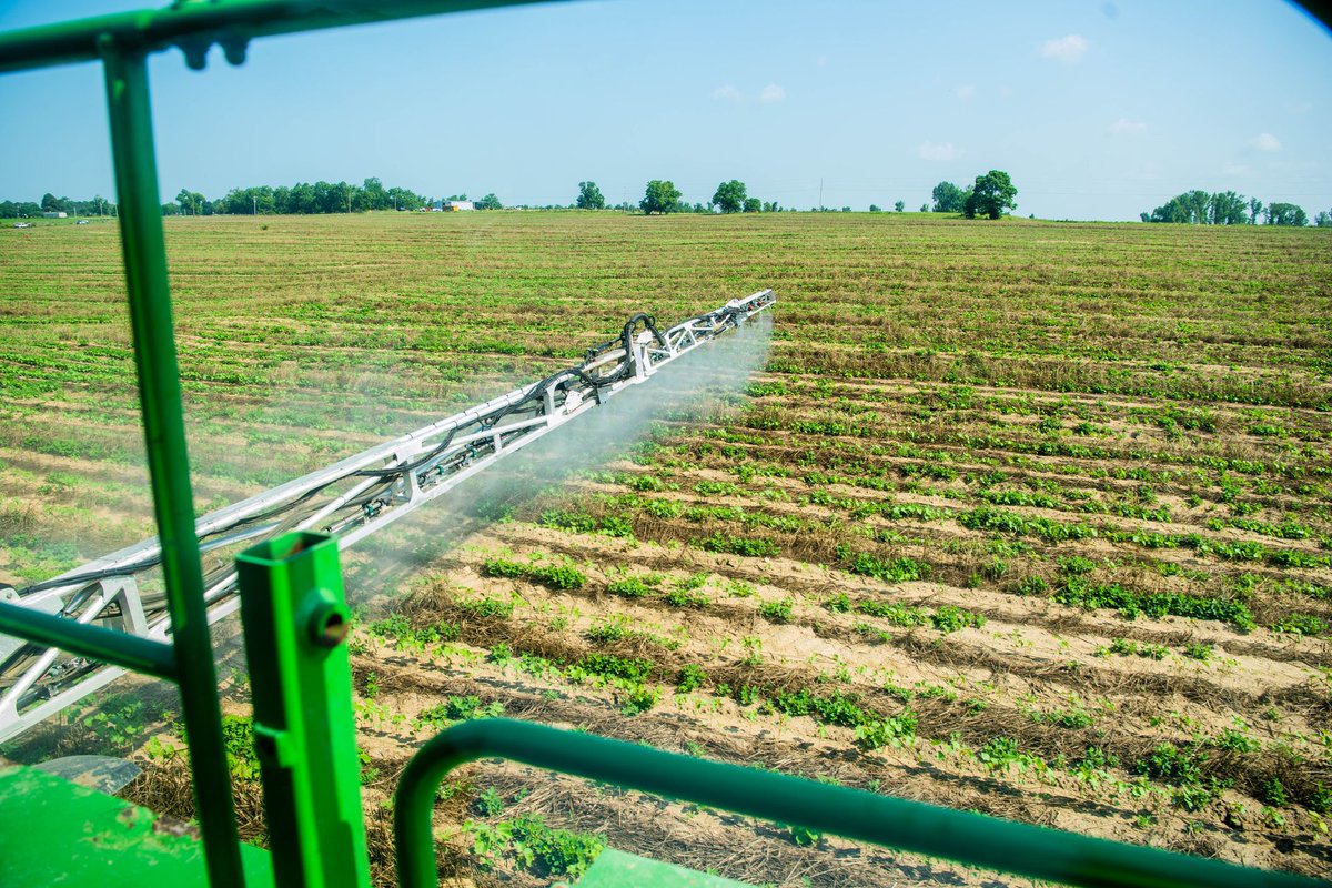 HTSAg's tweet photo. Nozzle by nozzle control equals better coverage at any speed. Get more done without sacrificing quality and save on inputs through efficiency. Give us call today and say "Tell me more about this RightSpot." https://t.co/d6n3vcNvIe
