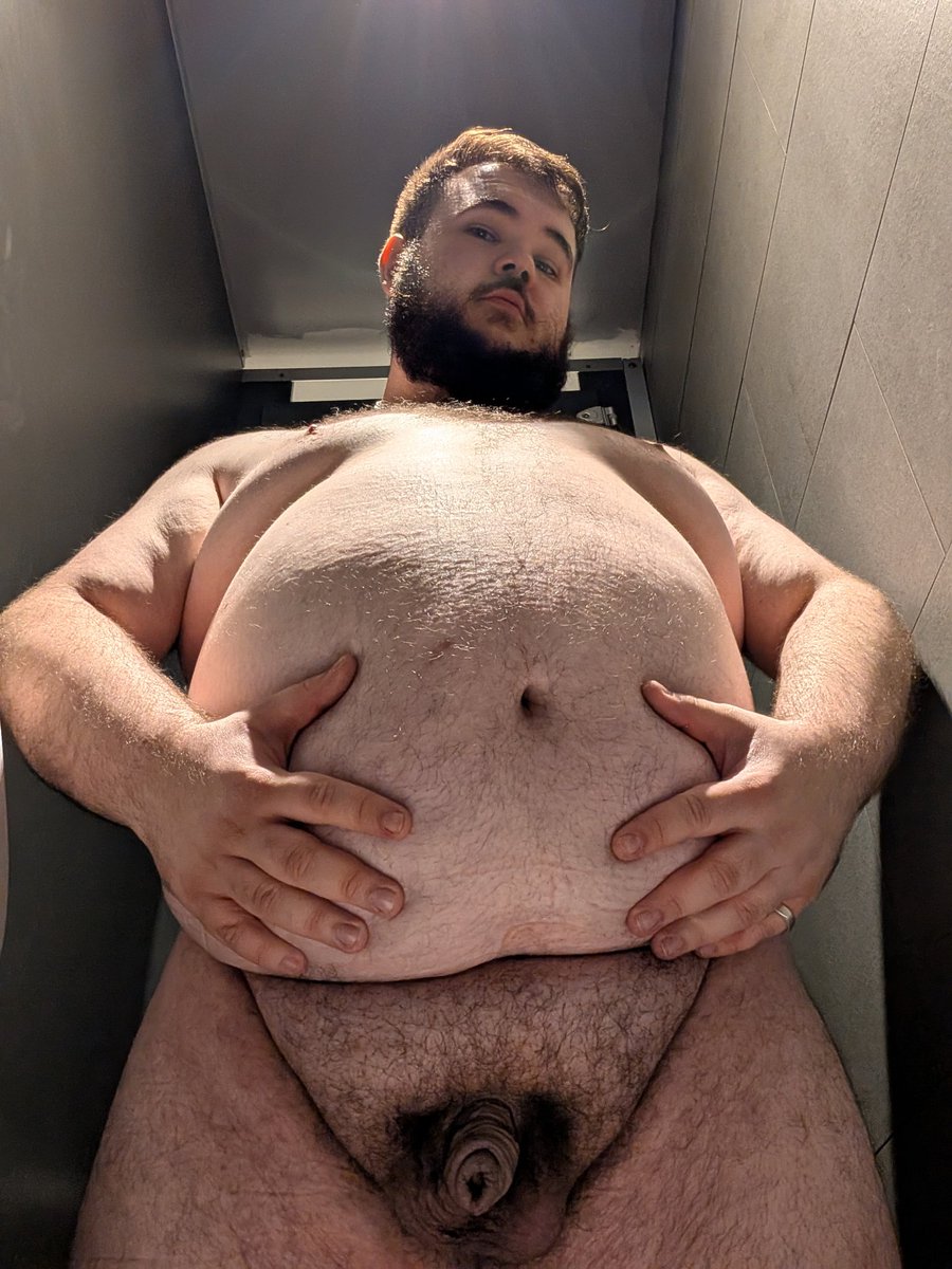 pupcryff's tweet photo. This growing guts heavy, can I rest it on you? 😈
#gaybear #gainer #gaypup https://t.co/xfk4E1ladk