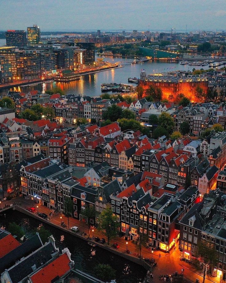 BLACK555756's tweet photo. Guess the city ??? https://t.co/rR5rXFqKyi