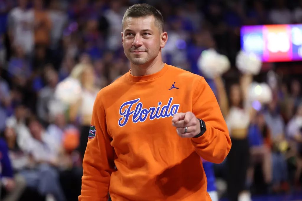 Hector_Baseball's tweet photo. The #Gators are set to host multiple blue-chip recruits on official visit this weekend.

Here is the full list of official visitors who will be on Florida’s campus this weekend. 

Link➡️: https://t.co/A3r7DDvTyG https://t.co/xbzqhTj9aO