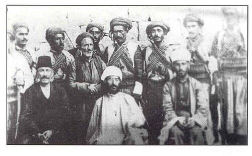 SaadSh1ingali's tweet photo. صورة تعود للشيخ عبدالسلام البارزاني مع مجموعة من قوات البيشمركة عام 1908 أثناء قتالهم ضد الدولة العثمانية.

وجود البيشمركة أقدم من كافة الدول الحديثة في المنطقة، لذا فإن الحديث عن نزع سلاحها ضربٌ من الخيال، ولن تتحقق هذه الأمنية حتى بعد ألف عام. https://t.co/ufeO9KnGP6