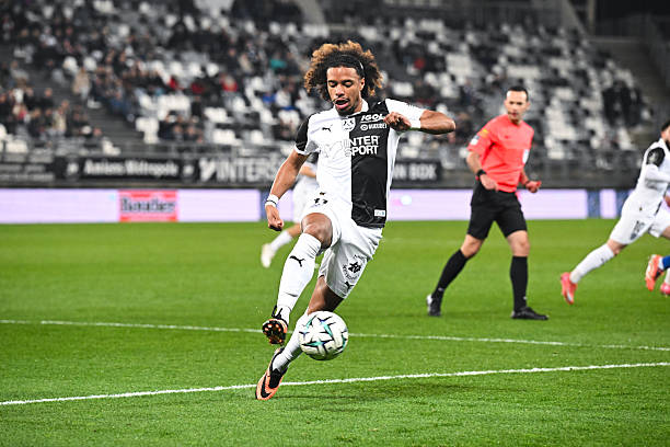 L2Actu_'s tweet photo. 🚨 𝗚𝗨𝗜𝗡𝗚𝗔𝗠𝗣 𝗥𝗘𝗙𝗥𝗢𝗜𝗗𝗜 𝗣𝗔𝗥 𝗟𝗘 𝗠𝗢𝗡𝗧𝗔𝗡𝗧 𝗣𝗥𝗢𝗣𝗢𝗦𝗘́  𝗣𝗢𝗨𝗥 𝗔𝗩𝗘𝗥𝗟𝗔𝗡𝗧 ! 🥶🖤🤍

Les amiénois en demandaient 500K€ mais ont été obligé de baisser à 300K€...

Le transfert est toujours en discussion ! ✅️

(@LeBarsLouis) https://t.co/av2LrYa6Vw