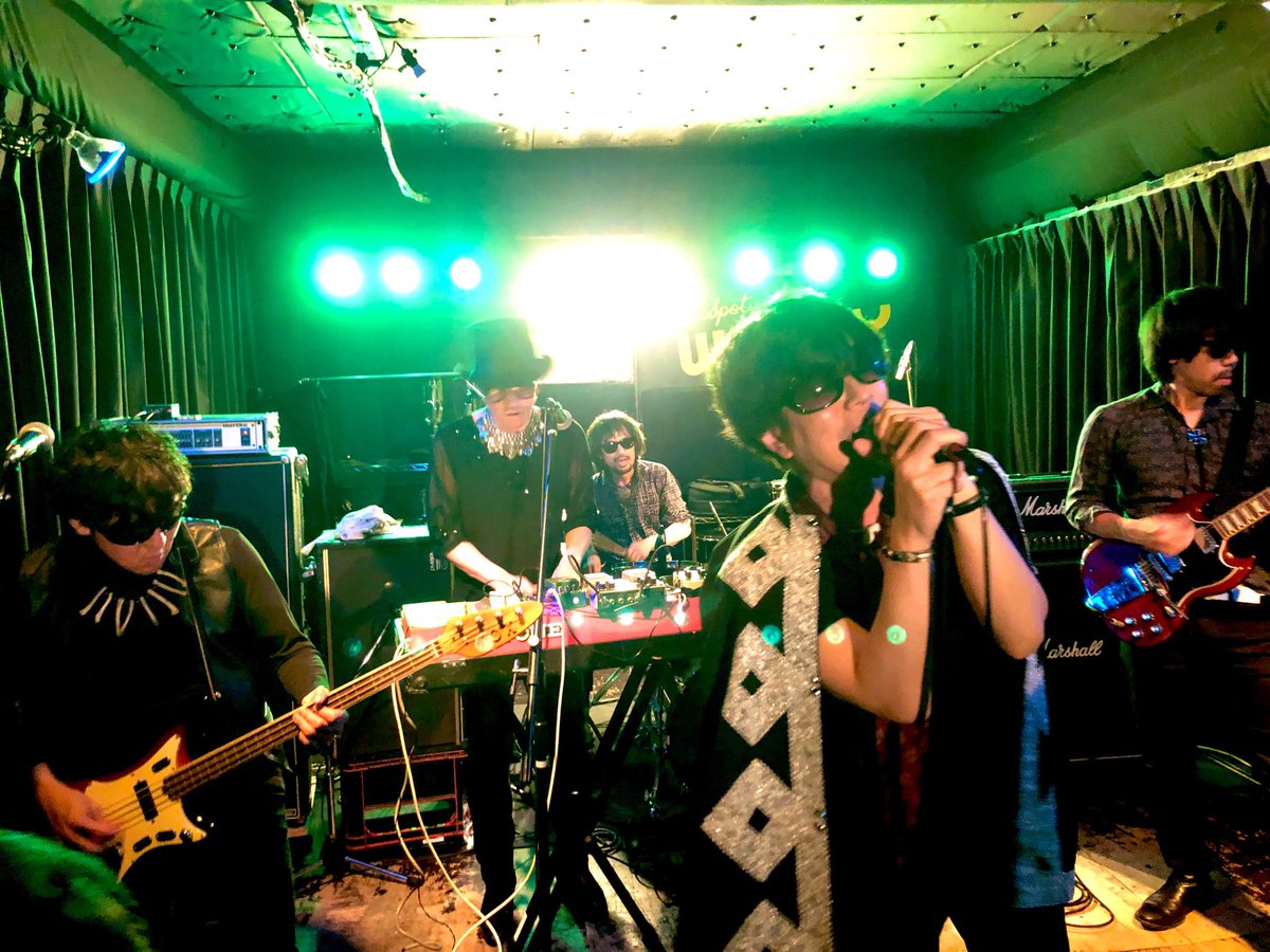 BEAT__TOM's tweet photo. 遅くなりましたが、5/30(土)は「Modern Reaction vol.8」at WOODYでした。
「5組の県外ゲスト」&amp;「ガレージパンクオンリー」。新潟という地方都市でやるには我ながらイカれた内容でしたが、おかげさまで大成功！
全国各地からお集まりいただいたお客さんと出演者の皆さん、ありがとうございました！ https://t.co/aSbgliYiuL