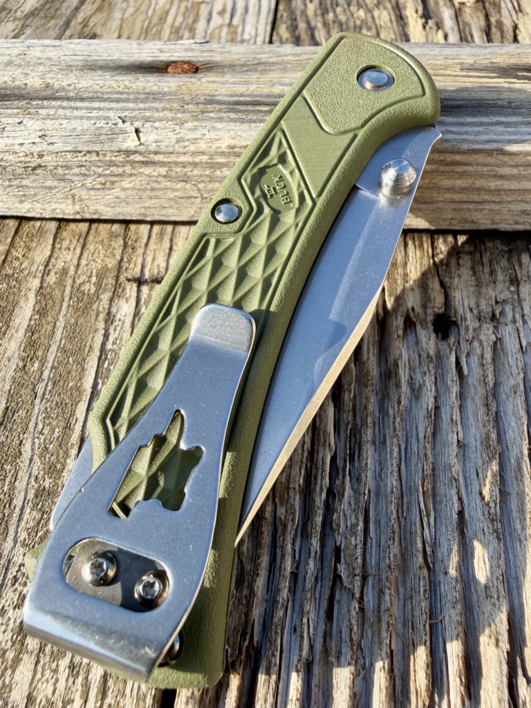 freegwe's tweet photo. Carry of the day 6/4/26. The USA made Buck 112 Slim. A new offering from Buck for those who love the classic knife your grandfather carried but wanted a more modern pocket friendly design. I have more nostalgic memories of this blade shape than any other. Happy Thursday all! https://t.co/TncefqFGLC