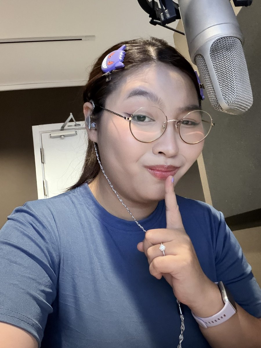 SLEEPLESSLAiLAC's tweet photo. คนเดียวกันจริงๆ 555555 https://t.co/e2qLRHGHFE