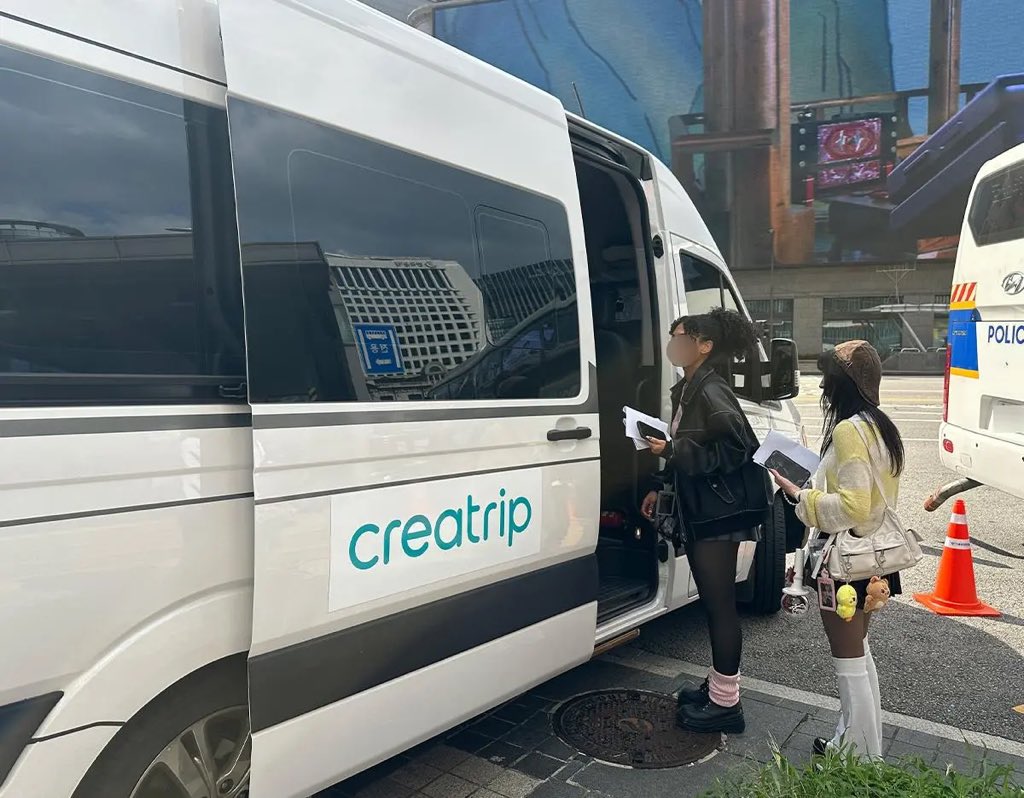 creatrip_korea's tweet photo. \🩵本国ペンミ参加するカラットちゃんに共有🩵/

6/20･21のSEVENTEEN #CARATLAND 往復シャトル予約受付中🚌
ソウル⇌仁川アシアード主競技場を安全快適に移動+キャリー等荷物保管OK🧳

お得な割引価格+レビューで安心💖
👇🏻予約はRPから👇🏻

#セブチ #ソウルコン #韓国代行 #SEVENTEEN #SVTinCARATLAND https://t.co/0A1SKa6pql
