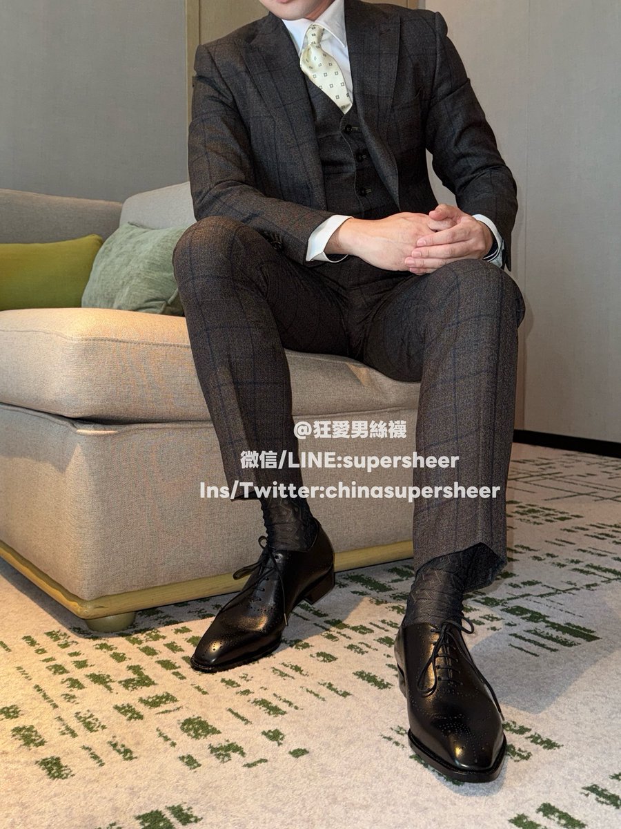 chinasupersheer's tweet photo. Suits & sheer socks lover in Bangkok ??
#sheersocks #sheersox #男絲襪 #男丝袜 #suits #正裝 #mensocks #dresssocks #suits #dandy #dandystyle #formaldress #ナイロンソックス #紳士靴下
#나일론양말 #동성애 #게이 #남자양말 https://t.co/l4ys2RGhjK