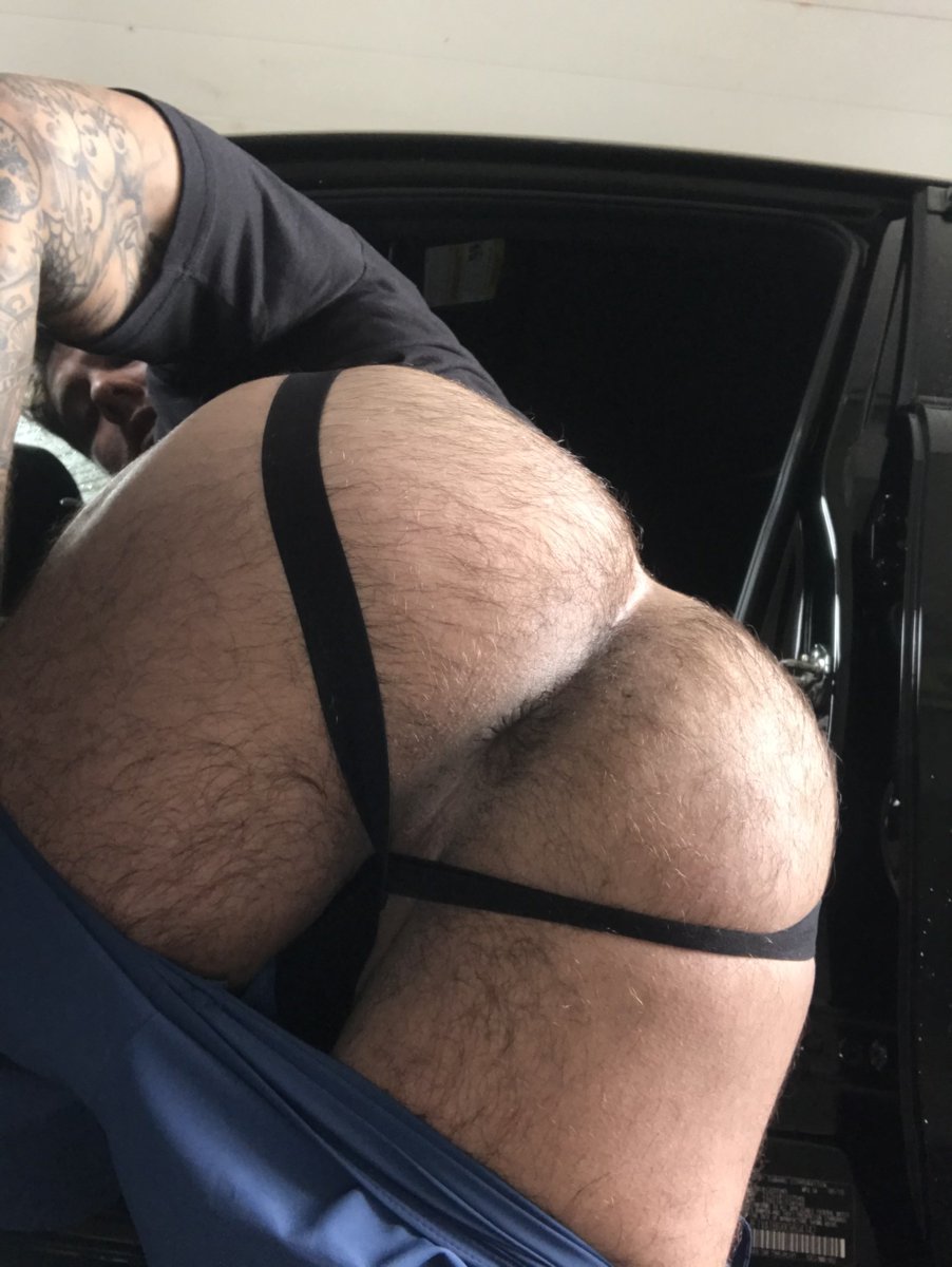 diplomat4713's tweet photo. Do you like my jocked butt ? https://t.co/H8Qx5AbK7I