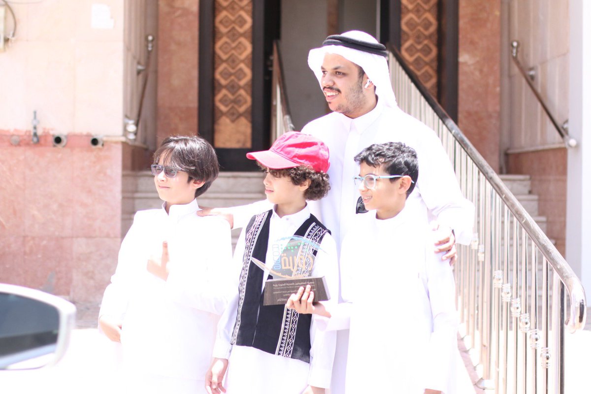 blindroya's tweet photo. تشرفت جمعية المكفوفين بالمدينة المنورة رؤية بزيارة مدرسة العقيق الدولية لمقرها.
وخلال الزيارة تم الاطلاع على خدماتها والأجهزة المساندة للمكفوفين،
كما تم استعراض مشروعين يخدمان المكفوفين تشارك بهما المدرسة في مسابقة وزارة التعليم.

@alaqeeq_schools #جمعية_المكفوفين_رؤية #المدينة_المنورة