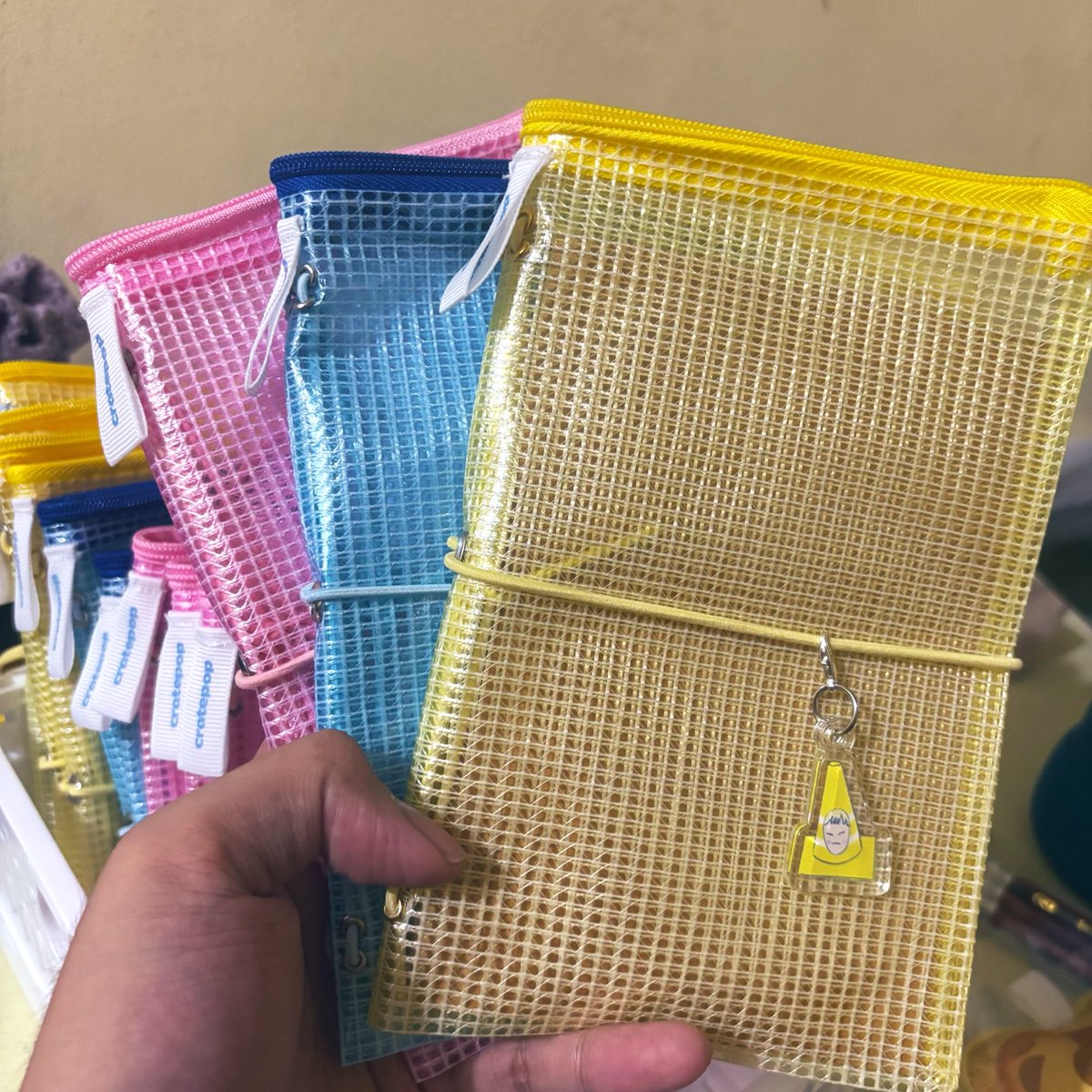 cratepop_ph's tweet photo. made these trendy journal pouch 😁

can fit passport size and a6 notes https://t.co/kT9NjNIBCK