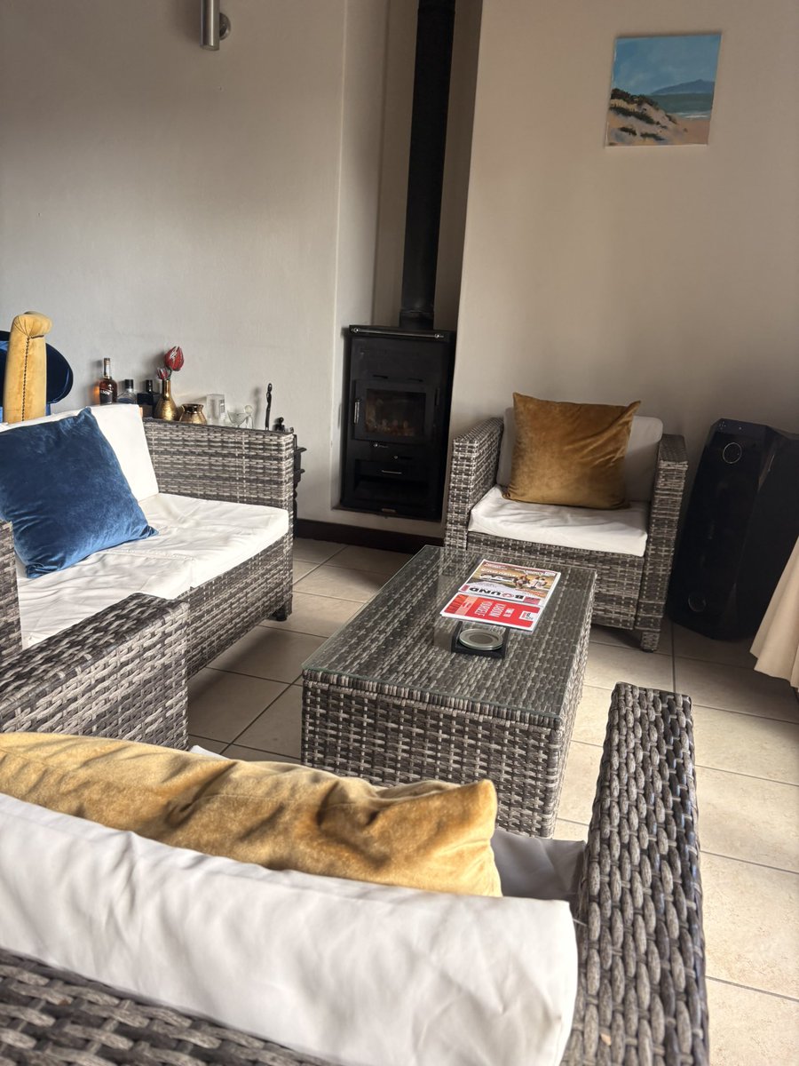 CeliStewart's tweet photo. We have an apartment in Fourways that we rent out to travellers from the Tini for R500pp or R1000 per night. 

It has 2 bedrooms, 2 bathrooms, WiFi, double garage, Netflix, estate pool and security. 

You may call Tshepiso in my bio to book. https://t.co/F3OmcblJov