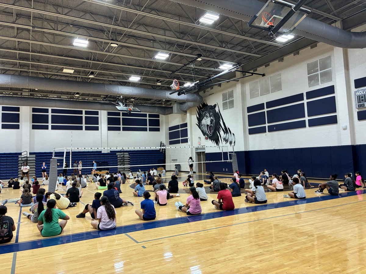 WLladywolves's tweet photo. WL Sports Camp Day 2 underway! https://t.co/JRiIOlCxi1