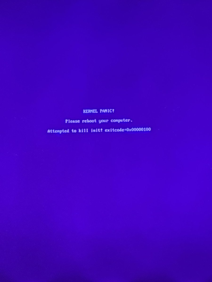 RSLMatt's tweet photo. Nothing like waking up and noticing your OptiPlex tried hanging itself up in the night.
Crisis averted. Tho https://t.co/NzfBAFnwqw