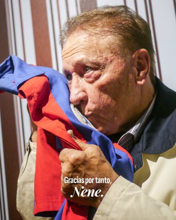 Reimonvi's tweet photo. Se fue una gloria del Ciclón, que en paz descanses Nene 💙❤️ https://t.co/cxN0O96IO3