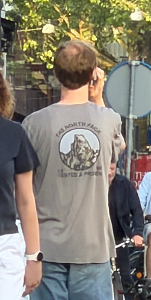 levelsio's tweet photo. Relatedly this guy tried to snatch my phone in De Pijp, Amsterdam

Came within 5cm then I pulled it away

🤔 https://t.co/QDqyRy7p0L