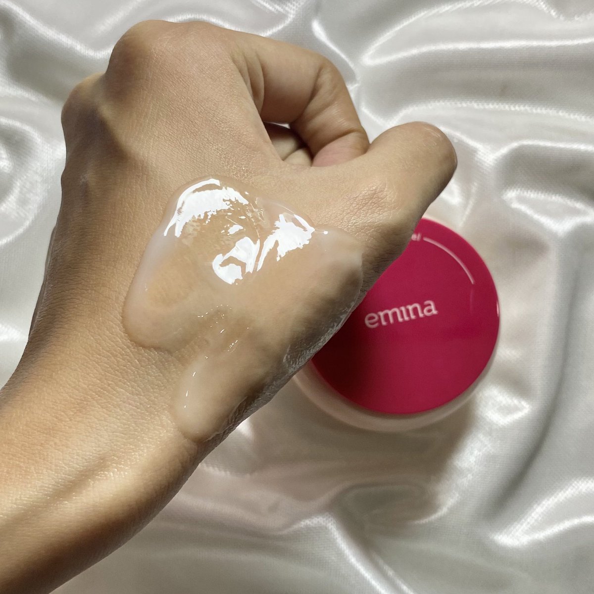 bo0chill's tweet photo. finally nemu moisturizer bio-retinol cuma 30ribuan yg super gentle &amp; safe dipake daily pagi malem🫶🏻 https://t.co/rAm7CPXuMM