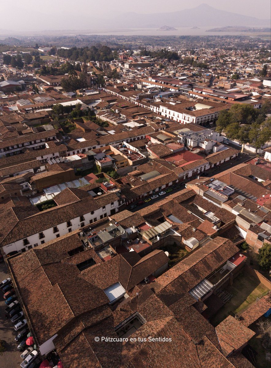 TurismPatzcuaro's tweet photo. Patzcuaro desde las alturas, al fondo la isla de Janitzio 👌 #patzcuaro #janitzio https://t.co/501gM9jwWa