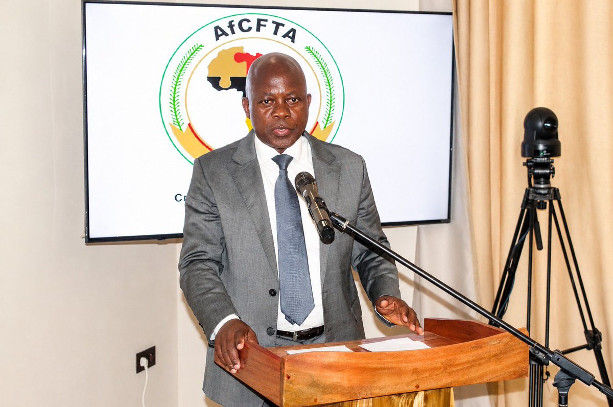 AfCFTA's tweet photo. À Aneho, au Togo, des experts examinent la mise en œuvre des engagements du pays dans le cadre du même dispositif AFIRM.

Les discussions portent sur les progrès accomplis, les obstacles rencontrés et les opportunités de renforcement, avec un impératif : que les recommandations reposent sur des données et soient prêtes à être validées.

Deux pays, un même processus, une même exigence de résultats. C'est ainsi que l'intégration africaine se construit, pas à pas.

Partagez si vous pensez que les examens par les pairs sont la clé d'une mise en œuvre solide de la ZLECAf.

#ZLECAf #AFIRM #CréerUnSeulMarchéAfricain